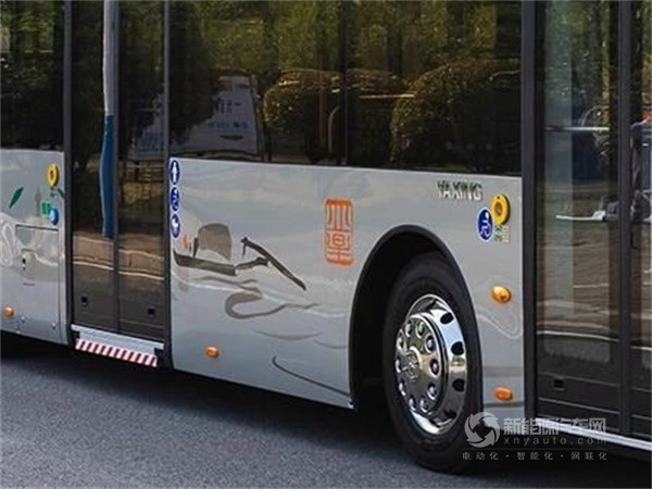 亞星C12E純電城市客車