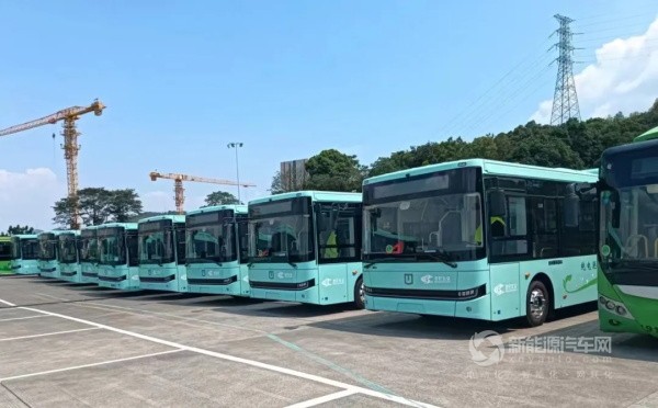 吉利星際客車