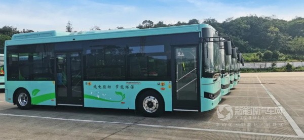 吉利星際客車