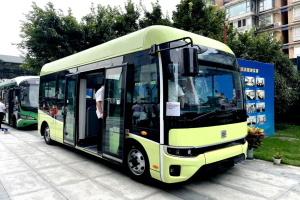 續(xù)航里程大幅提升!中車電動(dòng)新款微循環(huán)巴士在成都亮相