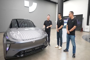 百度投資的“中國特斯拉” 極越純視覺智駕正面迎戰(zhàn)FSD