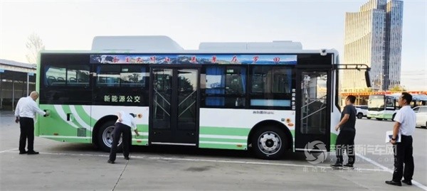 吉利星際純電動城市客車C8E