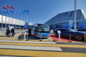 同世界，共北斗!中車電動“孿生兄弟”亮相北斗峰會