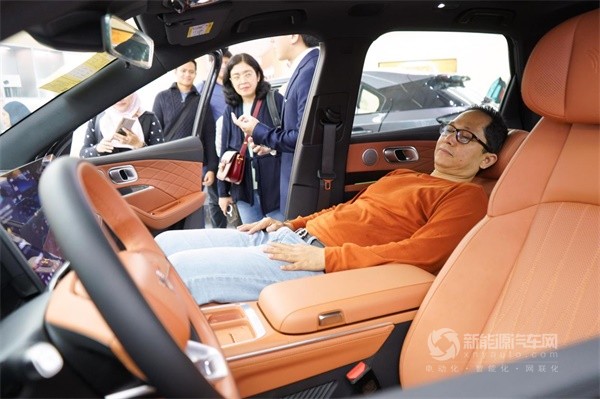 哪吒汽車
