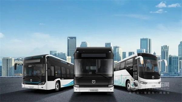 吉利醇?xì)潆妱?dòng)客車