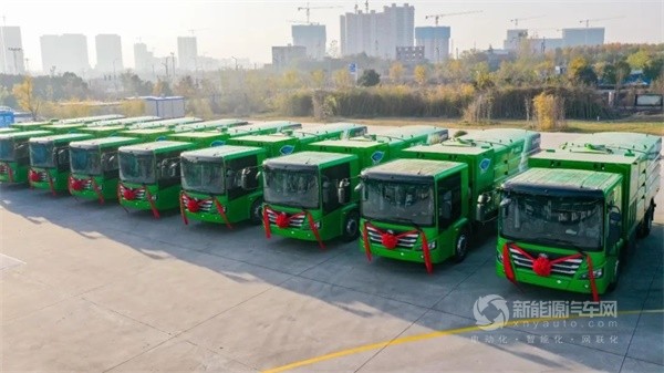 宇通氫燃料環(huán)衛(wèi)車