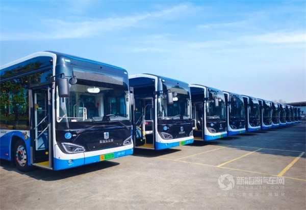 吉利星際純電動(dòng)城市客車(chē)C9E