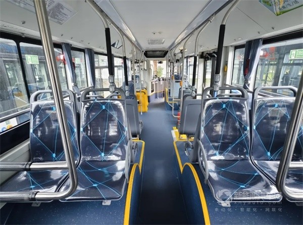 吉利星際純電動(dòng)城市客車(chē)C9E