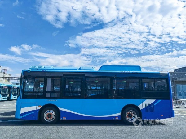 吉利星際客車