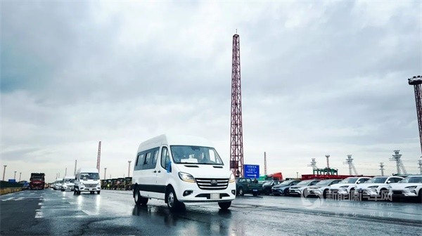 宇通輕客V6