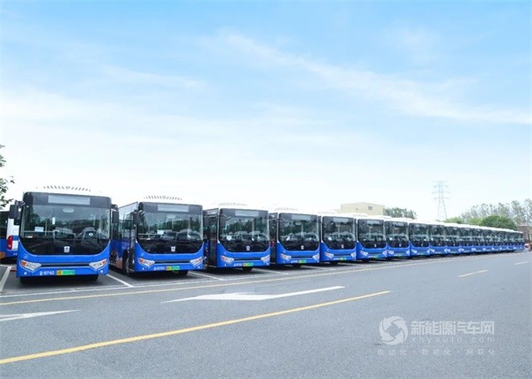 吉利星際客車