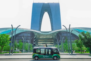 助力打造科技金華 金旅“馳睿”自動駕駛小巴驚艷亮相金漪湖