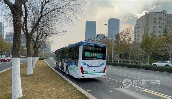 中通N12智能駕駛客車