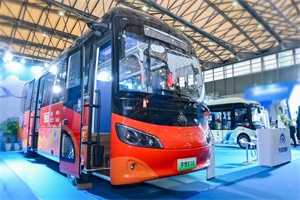 宇悅E10領(lǐng)銜!宇通新能源家族閃耀2024上海國際客車展