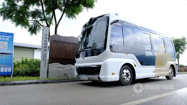 金旅客車