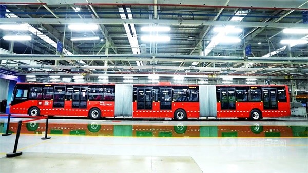 宇通26米純電動雙鉸接公交車