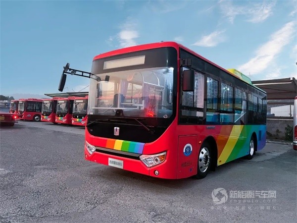 吉利星際客車