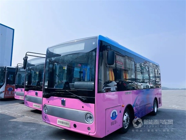 吉利星際客車