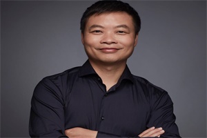 小鵬汽車董事長何小鵬：計劃2026年量產(chǎn)分體式飛行汽車“陸地航母”