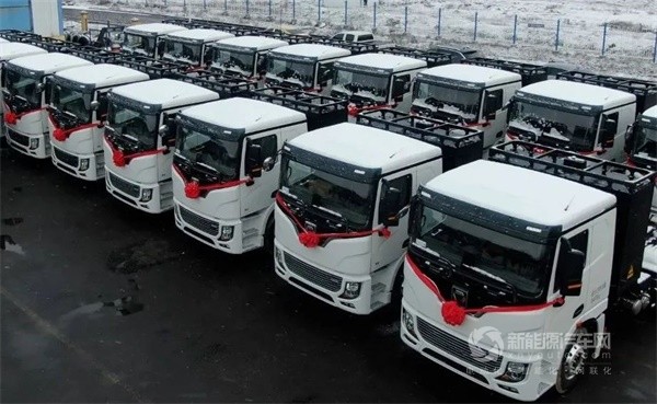 徐工純電動(dòng)牽引車