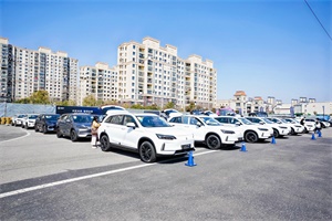 HT-i煥新，SKYWORTH Q國(guó)內(nèi)首次亮相——?jiǎng)?chuàng)維汽車(chē)“智拓未來(lái)”
