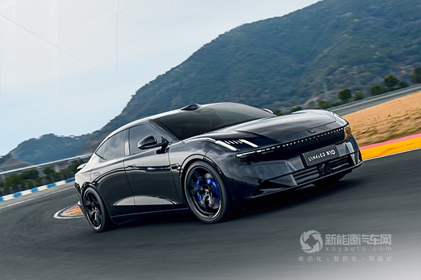 領(lǐng)克Z10馬青驊公開課：以職業(yè)車手視角詮釋性能法則
