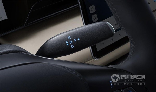 比亞迪秦L EV
