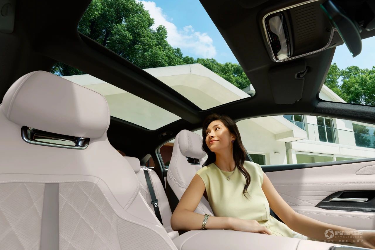 “新E代彎道王”MAZDA EZ-6鷺羽白內(nèi)飾煥新