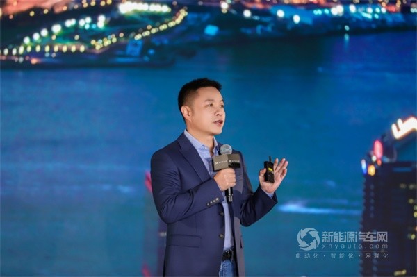 小鵬X9