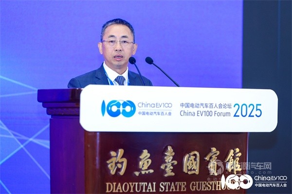 華為公司董事、華為數(shù)字能源公司總裁侯金龍