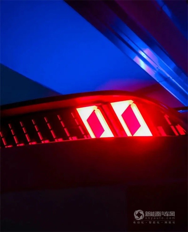 寶馬發(fā)布新世代駕趣概念車