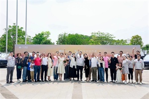 昊鉑HL首批車(chē)主交付儀式圓滿(mǎn)落幕，共啟美好出行未來(lái)