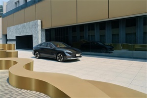 10萬(wàn)級(jí)600續(xù)航中級(jí)轎車(chē)!五菱星光2025款震撼上市