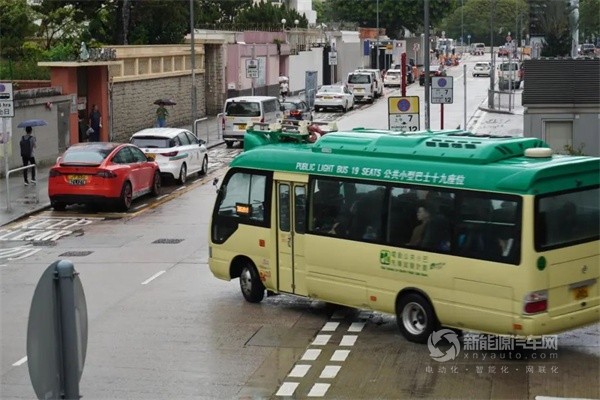 金旅純電考斯特