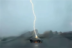 比亞迪宋 PLUS EV 遭三道雷擊 “渡劫” 成功，三電系統(tǒng)完好無(wú)損