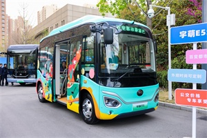 從出行到作業(yè)全覆蓋!宇通場(chǎng)景化新品破解新能源商用車同質(zhì)化難題