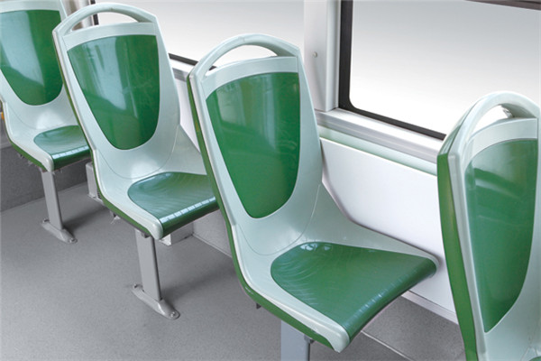 金旅XML6105JHEVF5CN公交車（NG/電混動(dòng)國(guó)五20-36座）