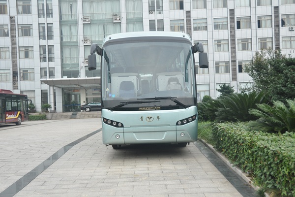 青年JNP6108LBEV客車（純電動24-47座）