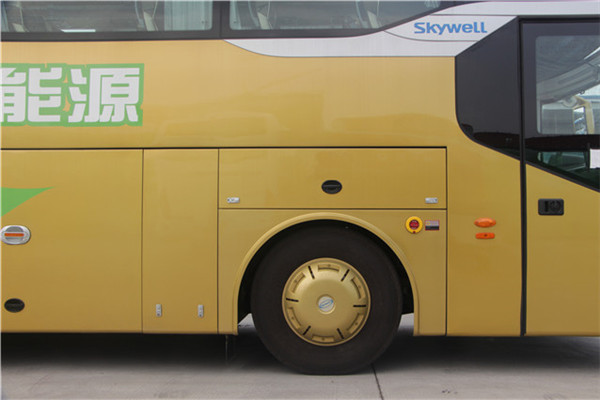 開沃NJL6125HEV客車（柴油/電混動(dòng)國(guó)五24-52座）