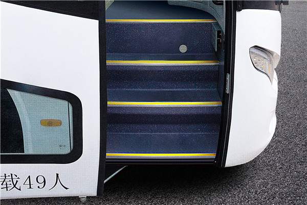 開沃NJL6117EV4客車（純電動24-48座）